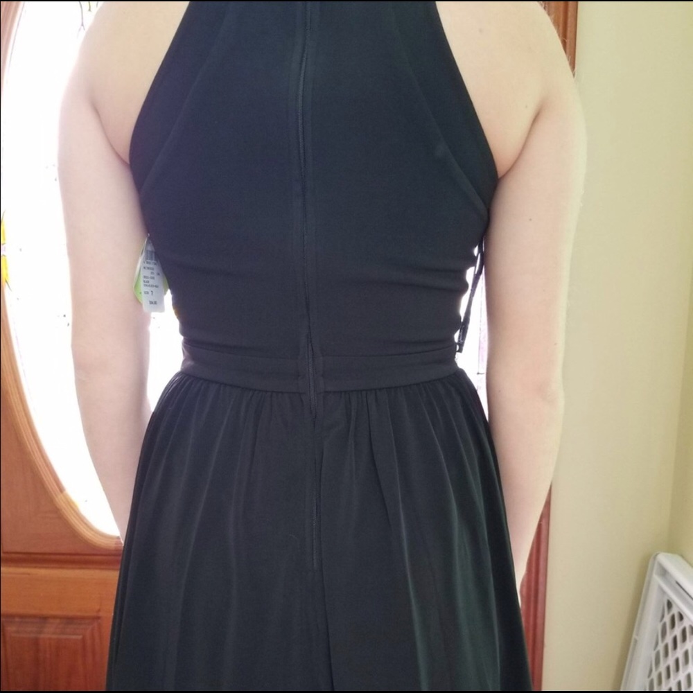 Black dress - Picture 2 of 3